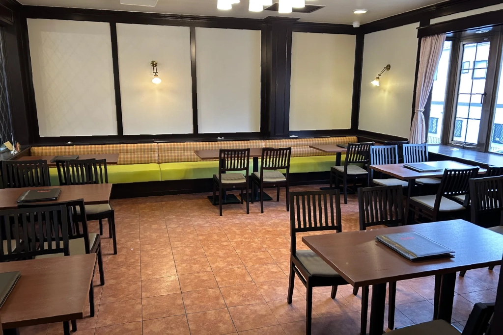 2〜4名テーブル