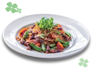 ホタルイカとスナップエンドウのトマトソース